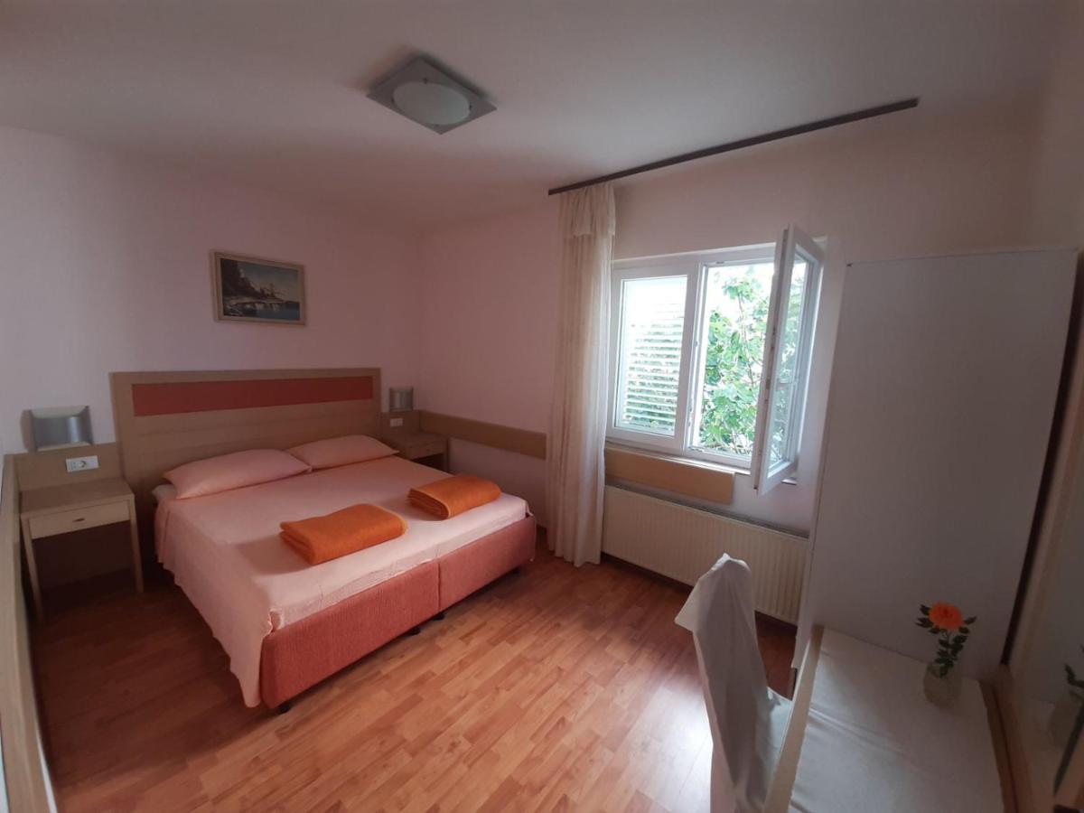 Apartment Spanjol Anka Rab Town Exterior photo